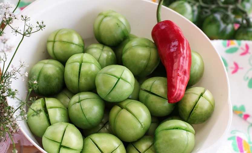Как приготовить зелёные помидоры по корейски?