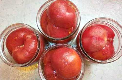 Консервируем помидоры с красной смородиной