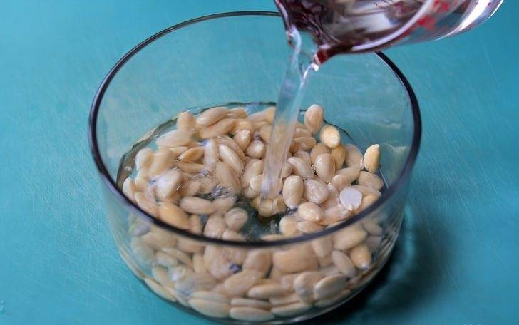 Как и зачем замачивать орехи перед употреблением. почему нужно замачивать орехи перед употреблением? | здоровое питание