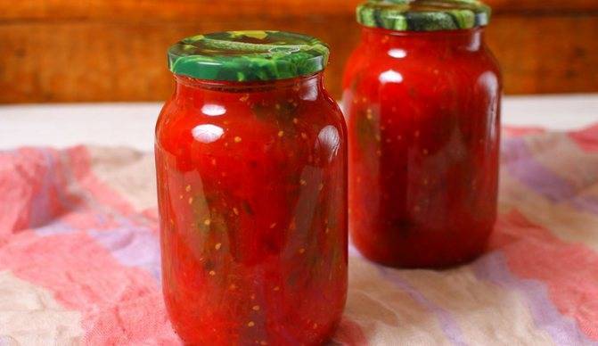 Огурцы в томатном соусе на зиму (3 обалденных рецепта)