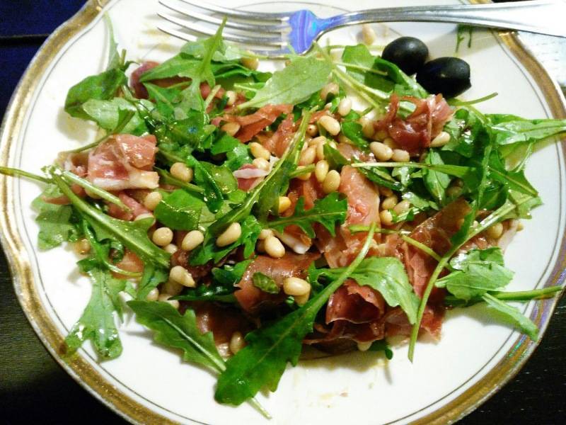 Что такое руккола и как ее едят? салаты из рукколы — рецепты с фото и видео
