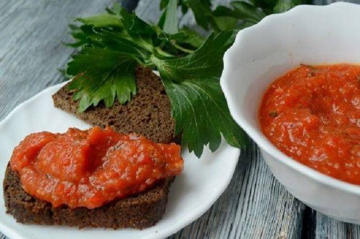 Лютеница: рецепты любимого болгарского соуса в домашних условиях
