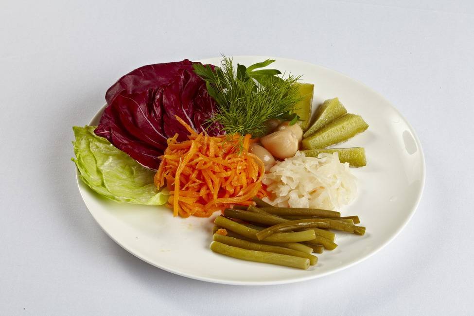 Салат ассорти на зиму — золотые рецепты заготовок из овощей