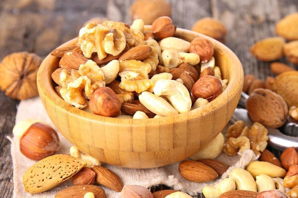 Какие орехи можно есть при похудении: кедровые, грецкие, кешью?