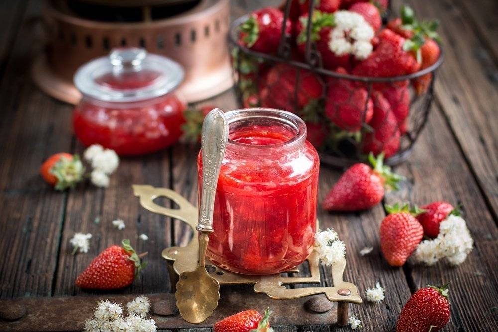 Самая вкусная заготовка из клубники на зиму, проверенные рецепты из любимых ягод