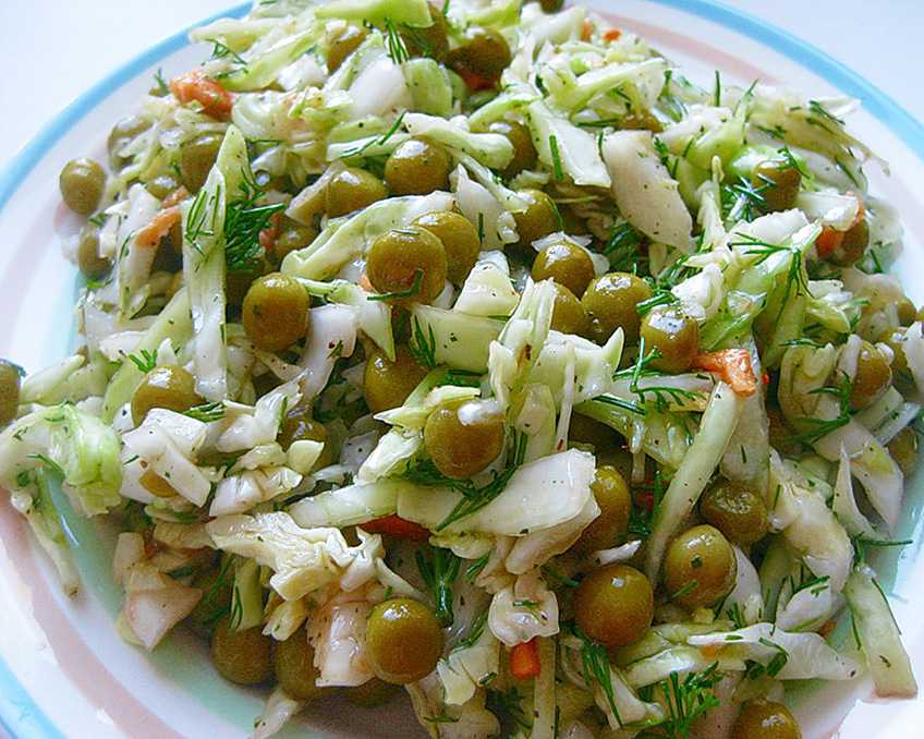 Салат из свежей капусты с огурцом/ рецепт с пошаговым фото