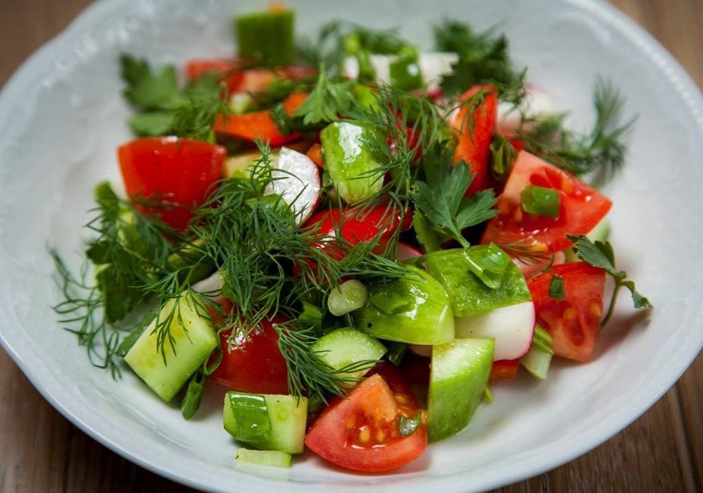 Пошаговый рецепт приготовления салата из свежих овощей с фото