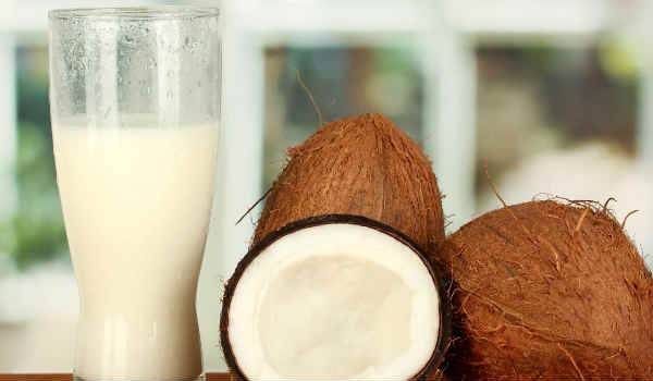 Кокосовое молоко — полезный напиток из тропиков для взрослых и детей