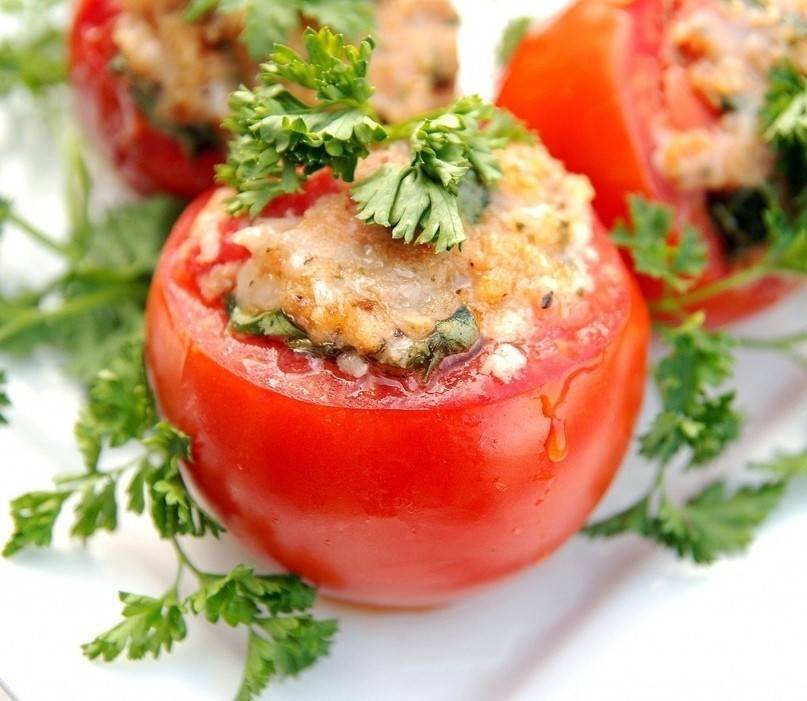 Фаршированные помидоры: рецепт пошагово с мясным фаршем, сыром и чесноком, морковью, в духовке и мультиварке