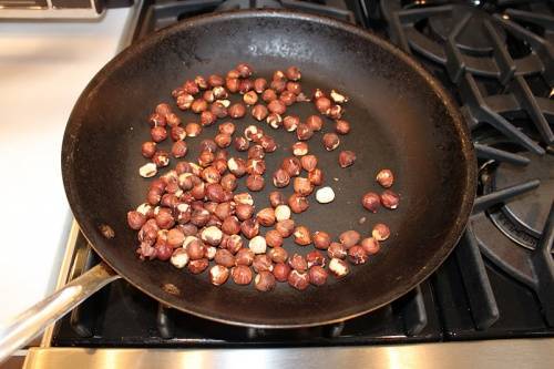 3 способа как пожарить арахис в скорлупе: на сковороде, в духовке и микроволновке