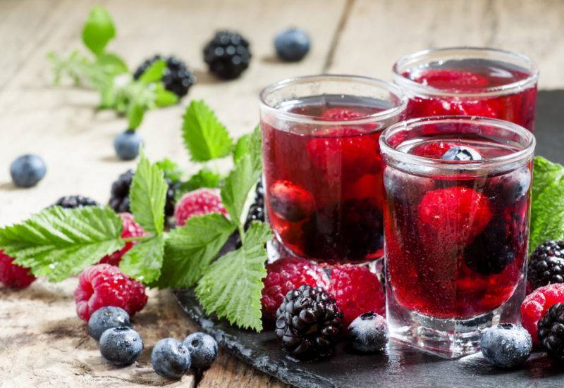 Компот из ягод: вкусный напиток на каждый день