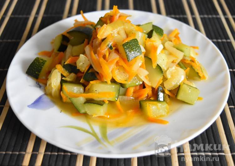 Тушеные кабачки - 9 быстрых и вкусных рецептов