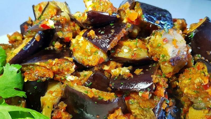 Самые вкусные салаты из баклажанов на зиму: 7 простых и сытных рецептов