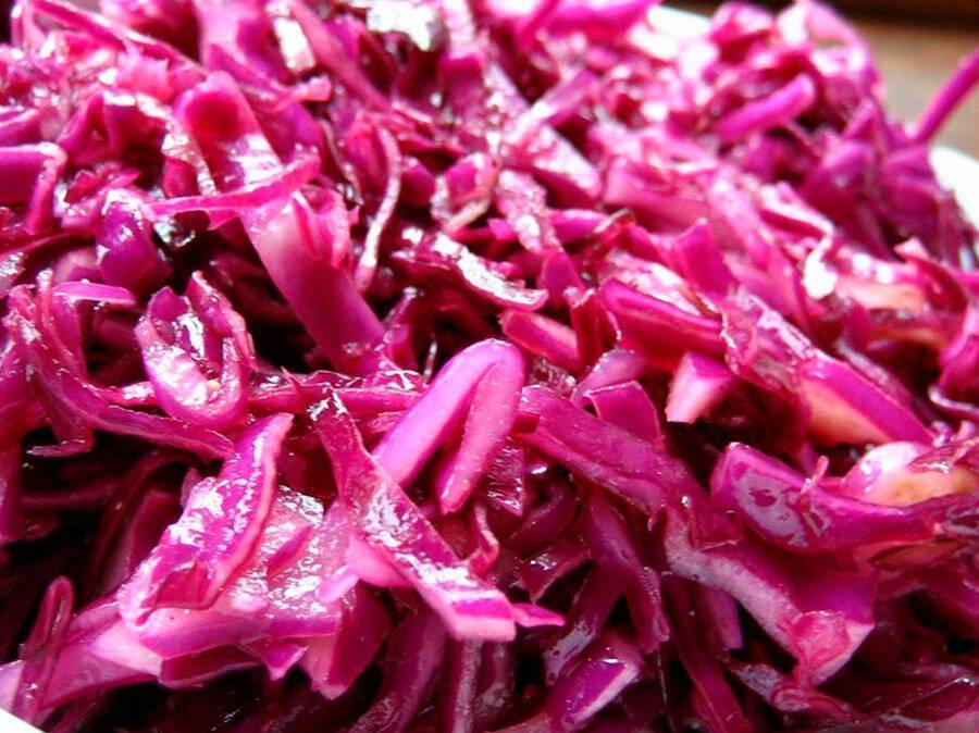Краснокочанная капуста на зиму: лучшие рецепты заготовок с фото, особенности хранения