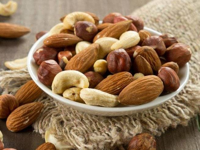Можно ли кушать орехи и семечки при запоре?