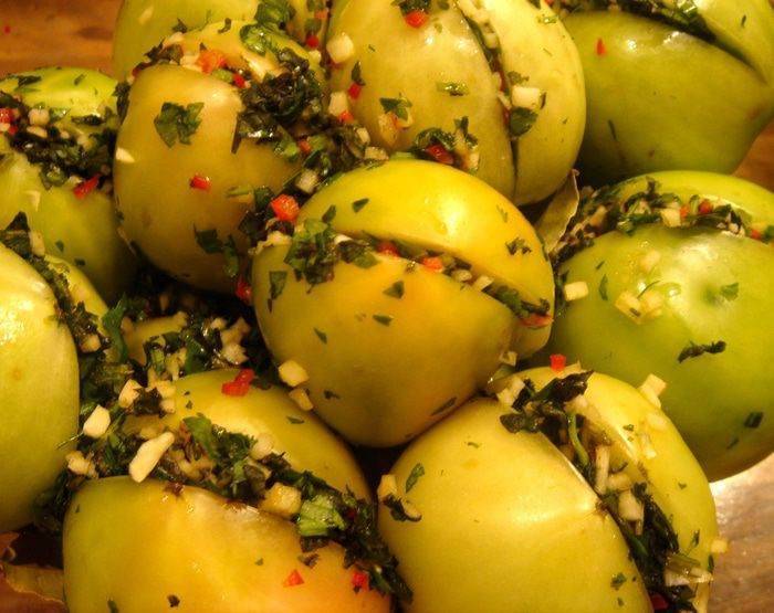 Солёные зелёные помидоры по-грузински - 7 пошаговых фото в рецепте