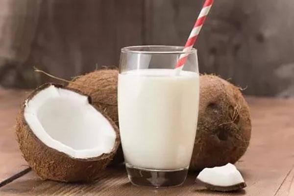 Чем полезно кокосовое молоко как напиток для похудения, польза для организма, калорийность свежего