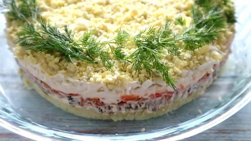 Салат мимоза с рыбными консервами и сыром — 8 пошаговых рецептов