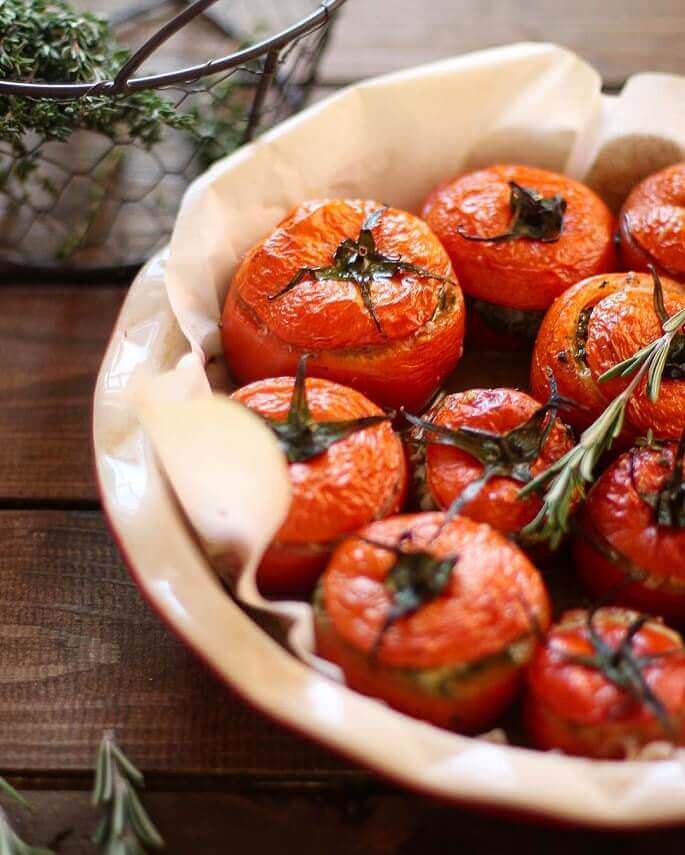Фаршированные помидоры на праздничный стол: 6 простых и вкусных рецептов