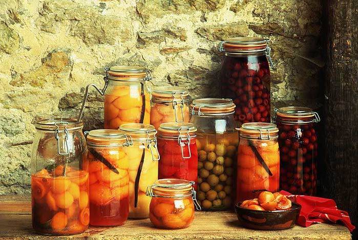 Консервированные фрукты и ягоды на зиму по народным рецептам
