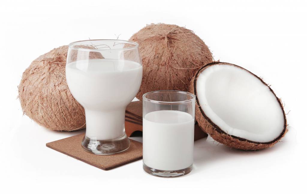 Кокосовое молоко: как сделать, как использовать и чем оно полезно - ppvkvadrate.ru