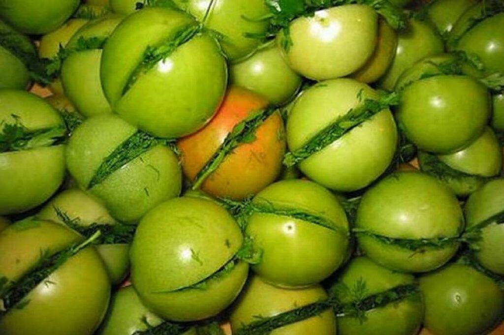 Зеленые помидоры на зиму - самые вкусные рецепты "пальчики оближешь"