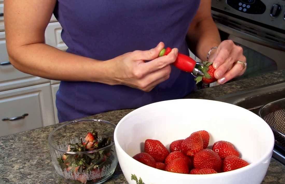 Чем подкормить клубнику, чтобы ягоды были сладкими – простой вопрос? — agroxxi