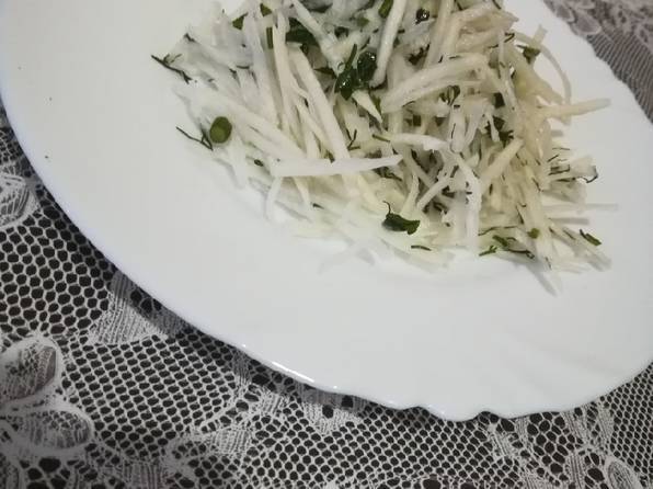 Салат из редьки: рецепты с зеленым, белым (дайкон) и черным овощем
