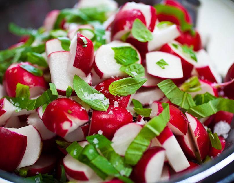 Салат из редиски — 20 самых вкусных и простых рецептов овощного салата