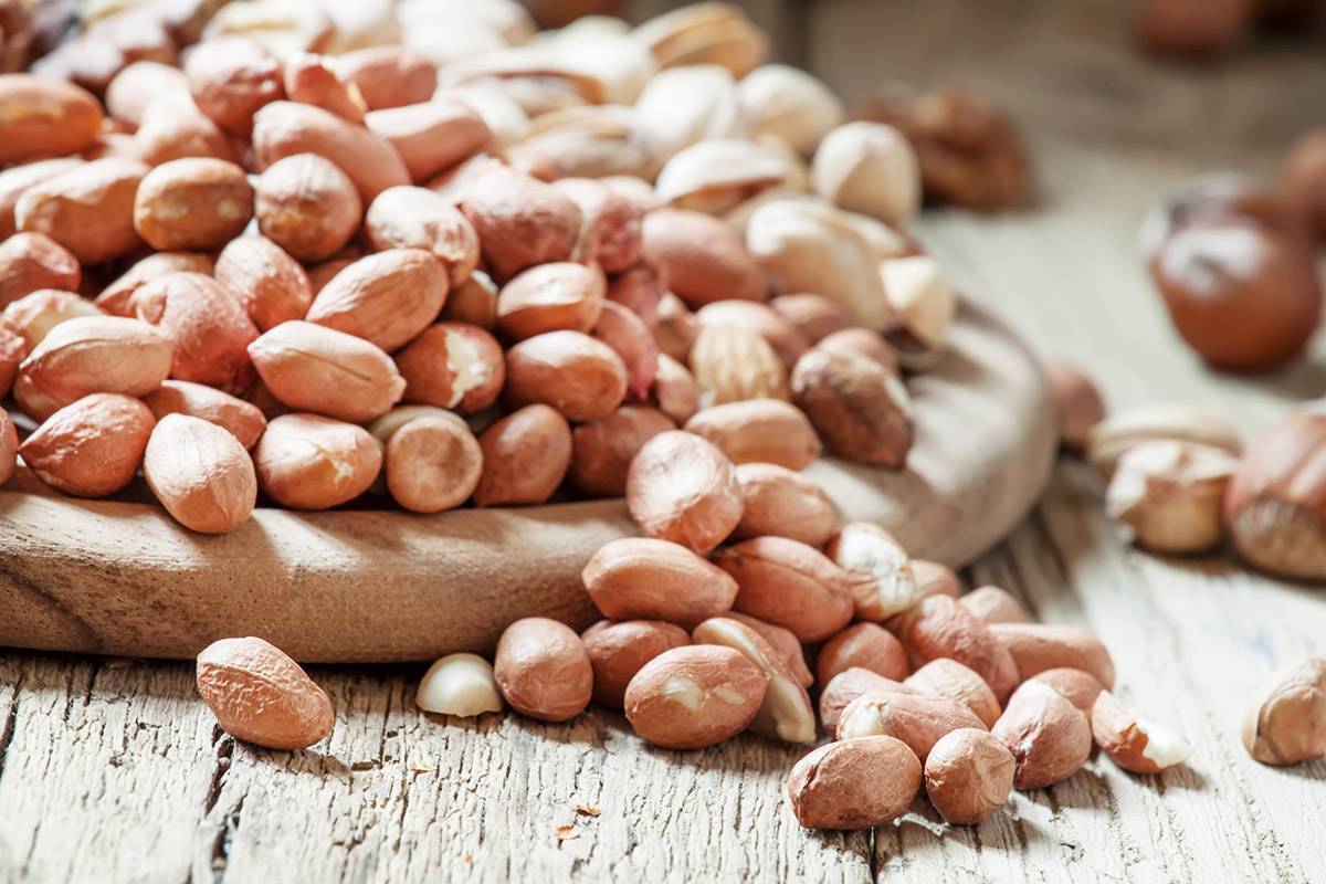 Интересные факты о свойствах арахиса, а также вред и польза жареного ореха для человека