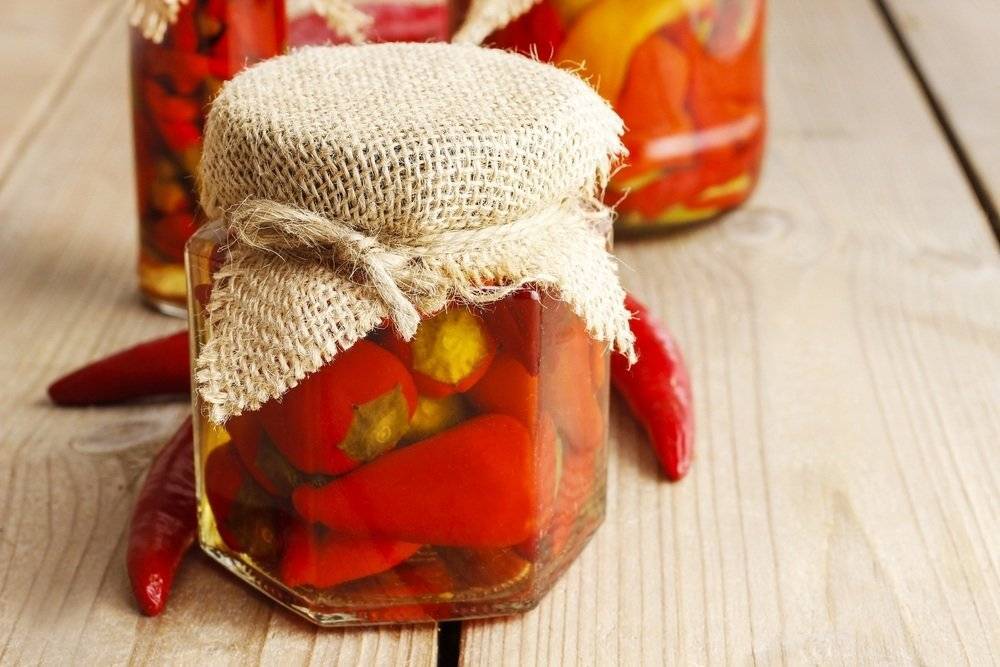 Вкуснейшие маринованные помидоры с медом на зиму: сладкие, ароматные, даже дети просят добавку!