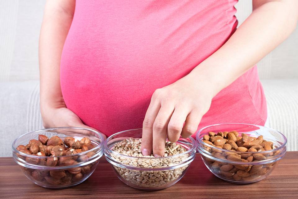 Кедровые орехи при беременности: польза или вред. можно ли кушать?