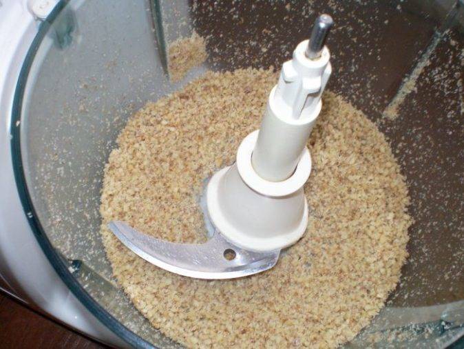 Приправа мускатный орех - полезные свойства и рецепты применения