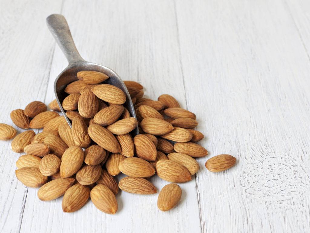 Миндаль орехи: польза и вред для организма, сколько нужно съесть