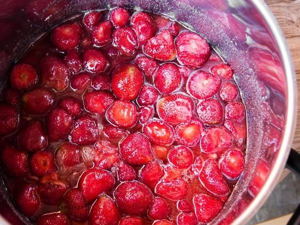 Варенье из клубники: с целыми ягодами, 5 минутка, классический рецепт