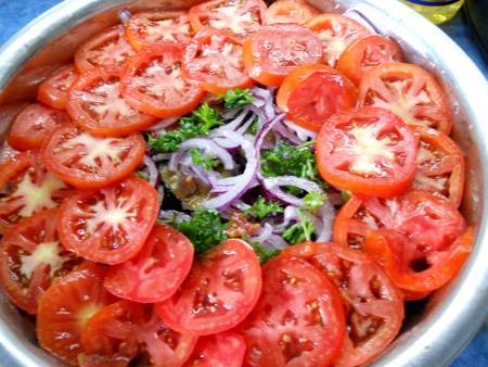 Быстрый рецепт маринованных баклажанов с помидорами