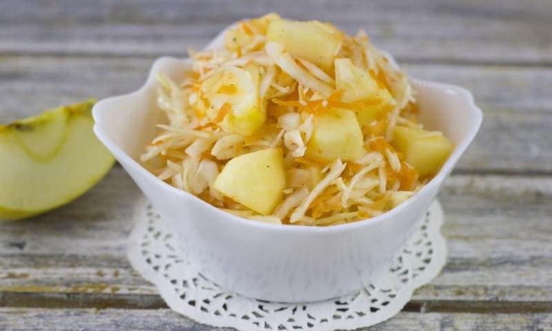 Салат из капусты с яблоком – витаминная подзарядка! рецепты салатов из капусты с яблоками для будней и разгрузочных дней