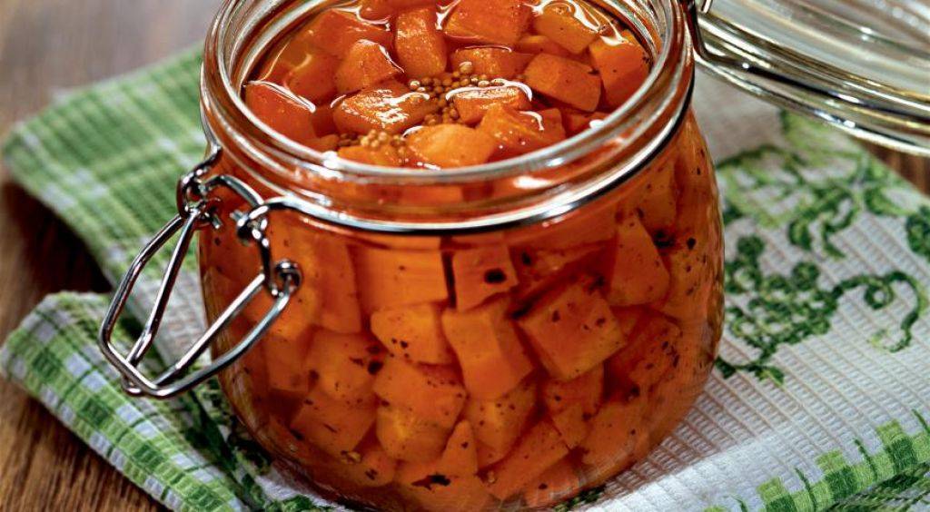 Морковь на зиму: очень вкусные рецепты (морковь по-корейски в банках, икра из моркови, маринованная морковь)