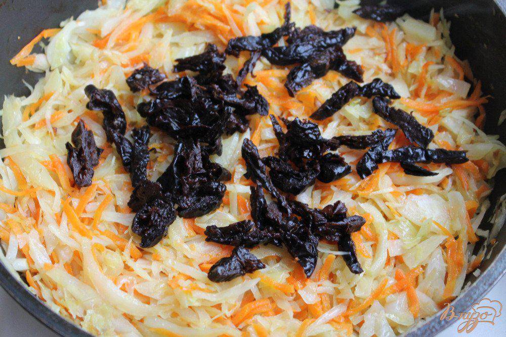 Капуста тушеная с черносливом — очень вкусный рецепт