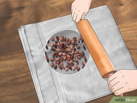 Как правильно почистить кедровые орехи?