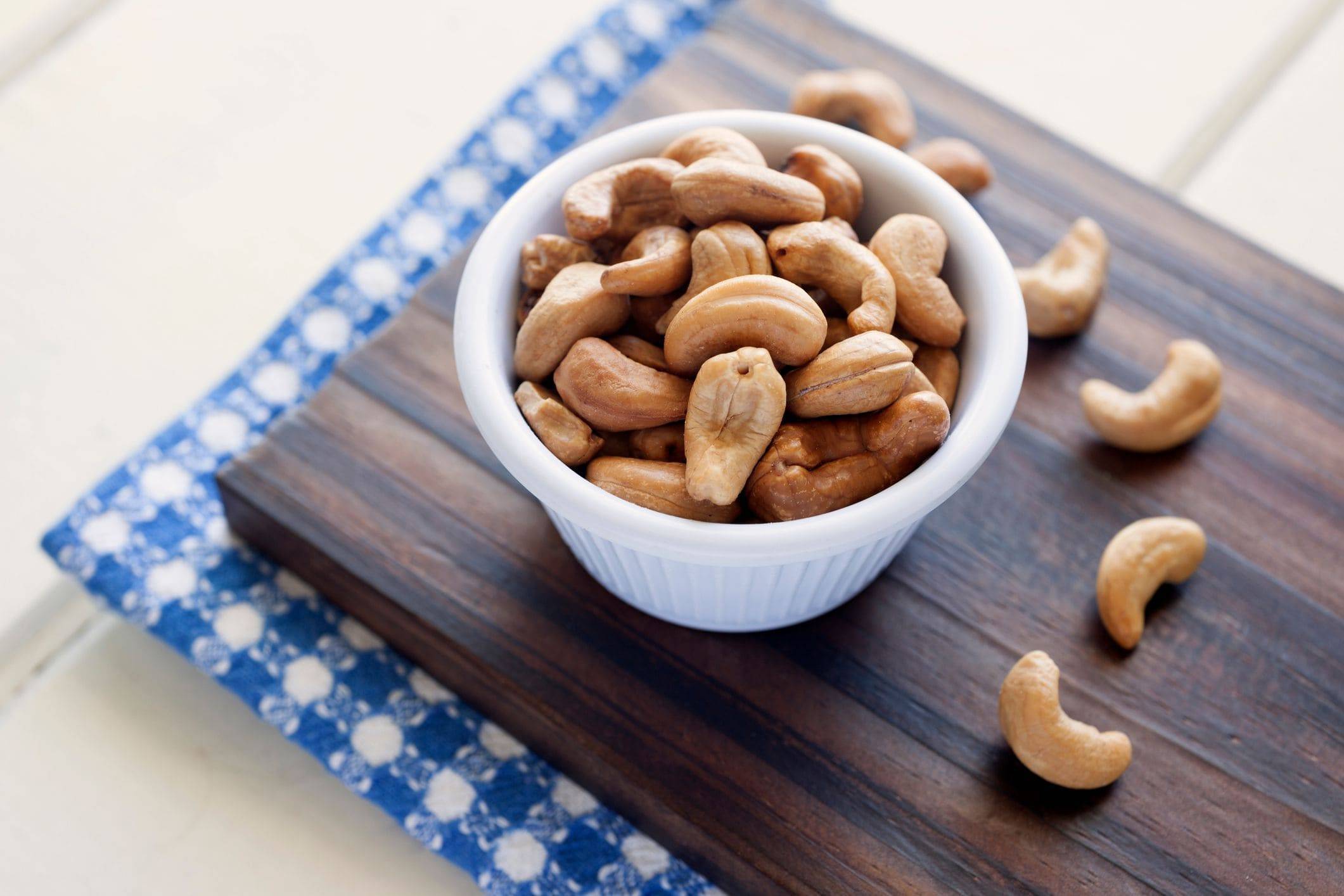 Орехи при похудении: какие можно есть, а какие нет