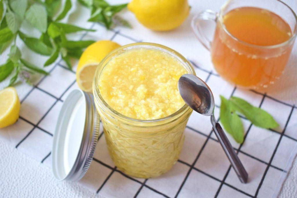 Как приготовить смесь (напиток) из имбиря, лимона и меда для поднятия иммунитета